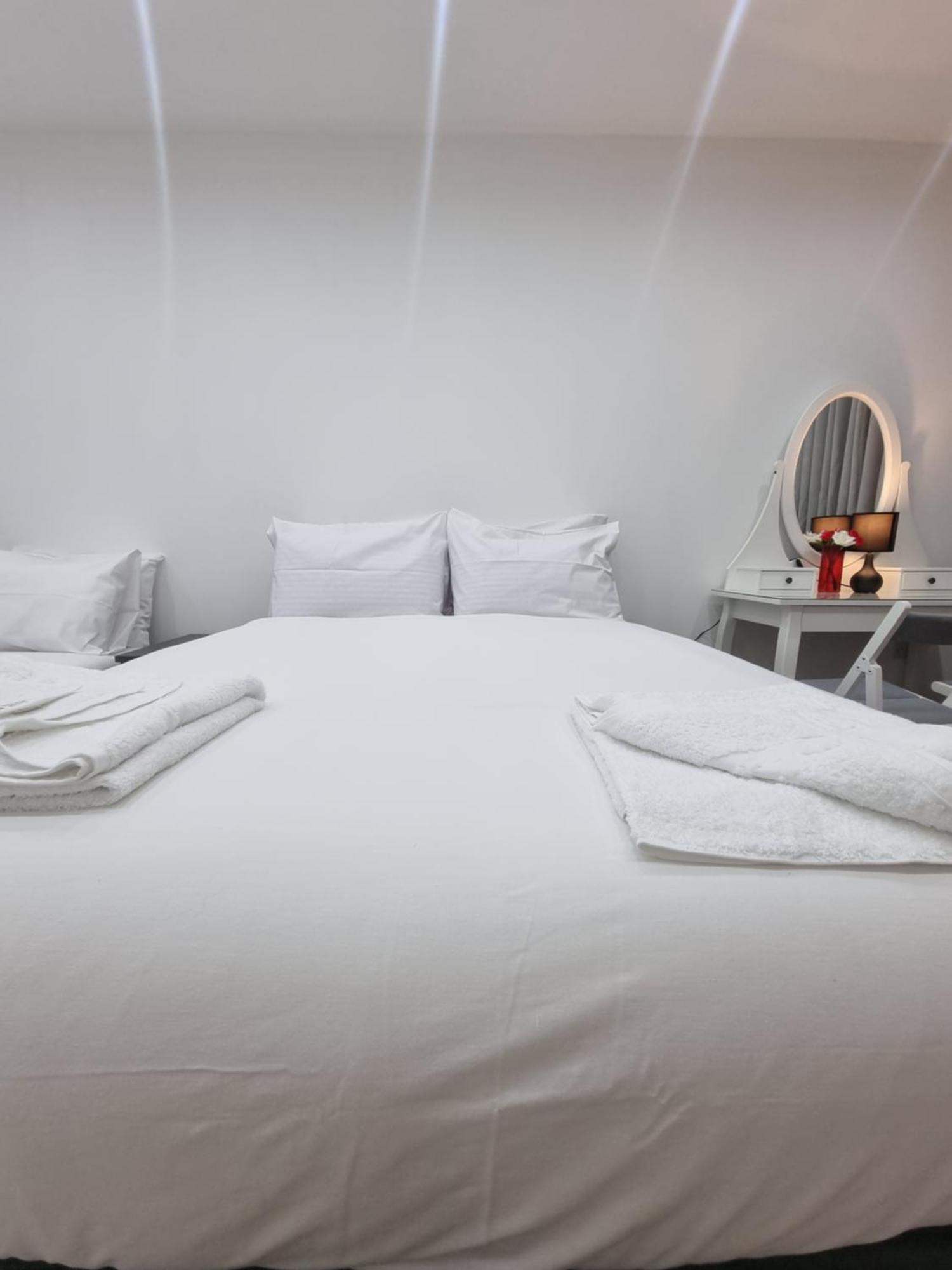 Brand New Studios In Harrow Extérieur photo