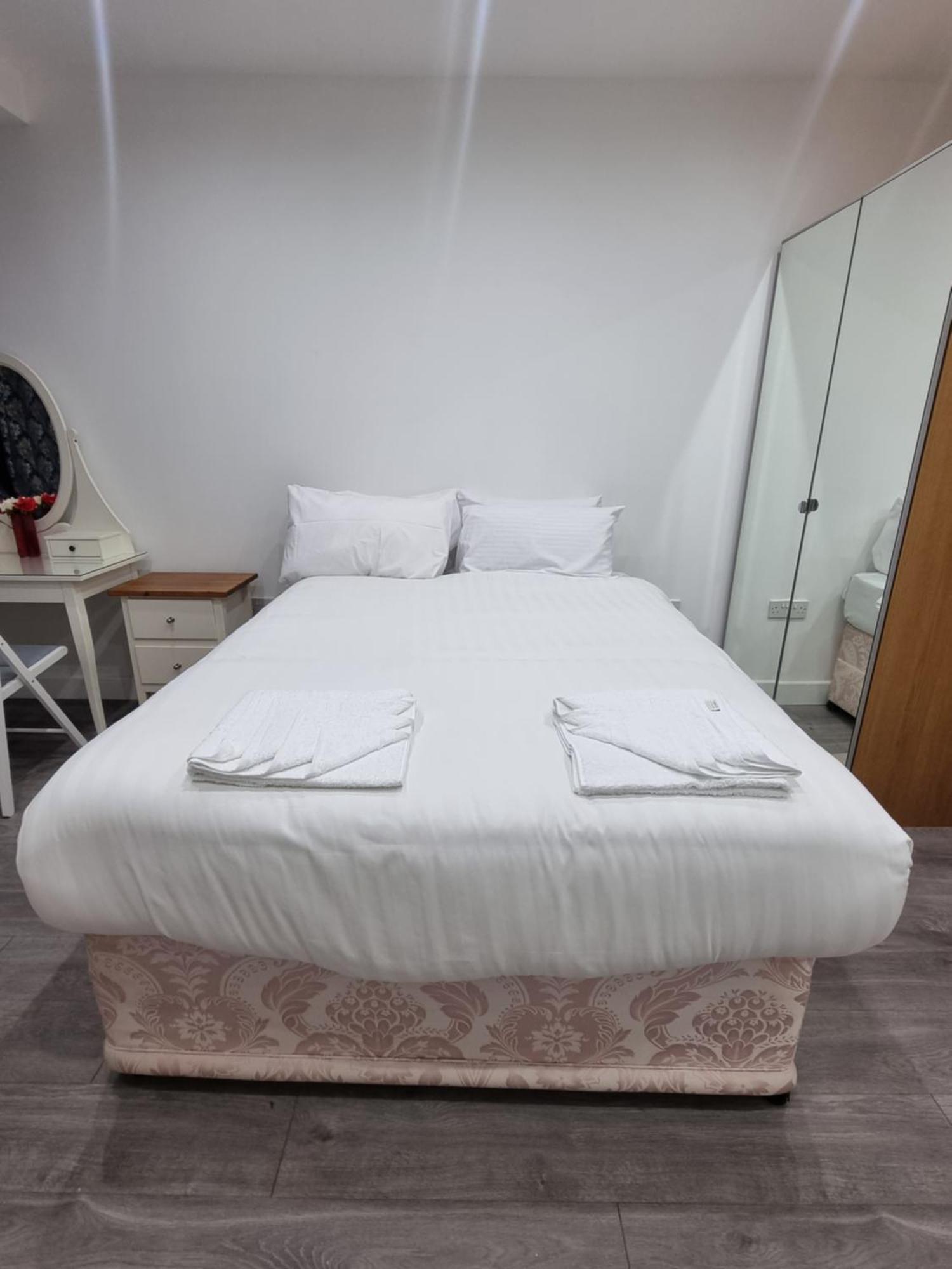 Brand New Studios In Harrow Extérieur photo